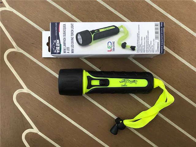Mini torcia subacquea a LED