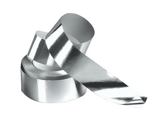 Rotolo di nastro in alluminio adesivizzato 