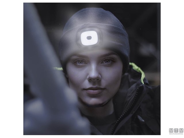 BERRETTO CON LUCE LED RICARICABILE