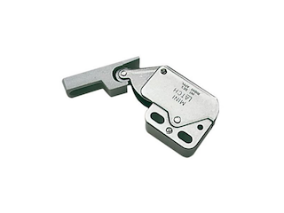 CHIUSURA A SCATTO Chiusura a scatto per antine