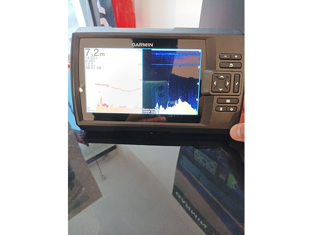 GARMIN STRIKER VIVID 7CV ecoscandaglio con trasduttore GT20-TM art 010-02552-01 RIGENERATO